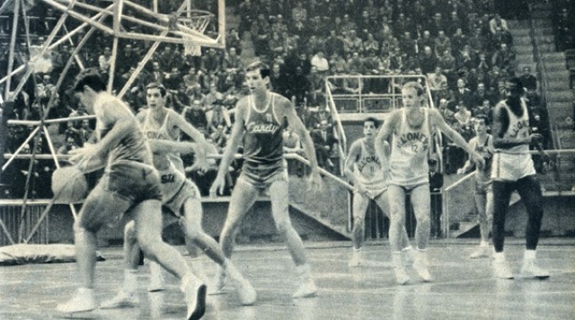 Il quintetto base senza pivot: De Rossi, Zanatta, Gatti, Ossola e Isaac